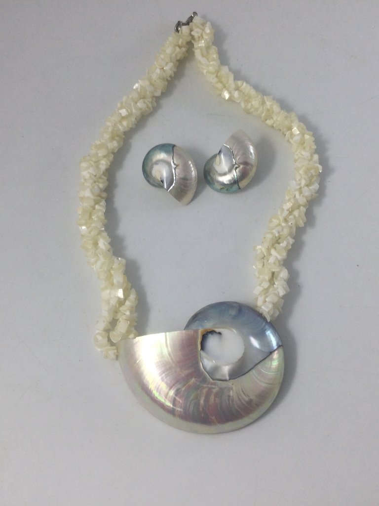Vintage Necklace Earrings Iridescent Mother Of Pearl Nautilus Shell Coastal 19"